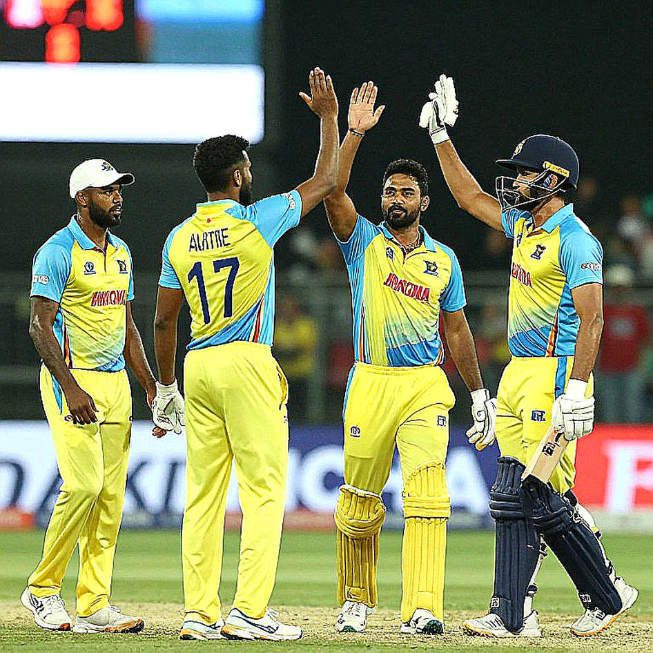 শামার স্প্রিঞ্জারের টেস্ট অভিষেক: মিরপুরের নীরব পিচে পেসের পাতলা চাদর ও এক দেরিতে আসা ডাক শামার স্প্রিঞ্জারের টেস্ট অভিষেক: মিরপুরের নীরব পিচে পেসের পাতলা চাদর ও এক দেরিতে আসা ডাক