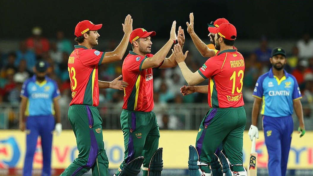 আট দল তাকে নেয়নি, এক দল তাকে ‘কু’ বলছে: ফাতিমা সানা, পার্থ স্কর্চার্স এবং আট ম্যাচের অঙ্ক