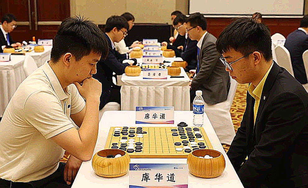 ChessMom ফিরেছে: বোর্ডের ভেতর ও বাইরে মায়েদের পাশে