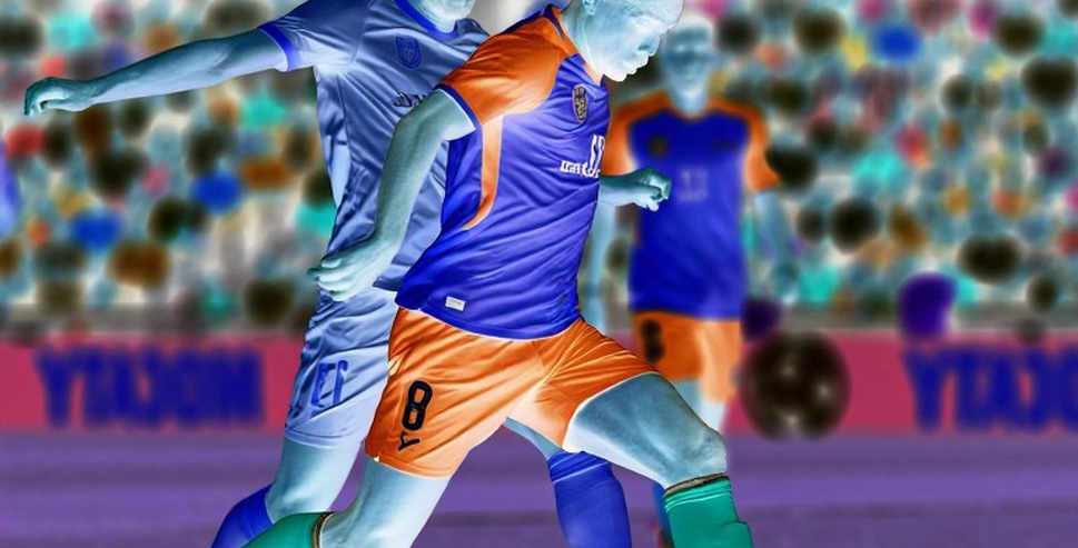 প্যাপারা পার্কের টিফো, সালাহর ছায়া এবং একটি যাচাইহীন ট্রান্সফারের লেজার