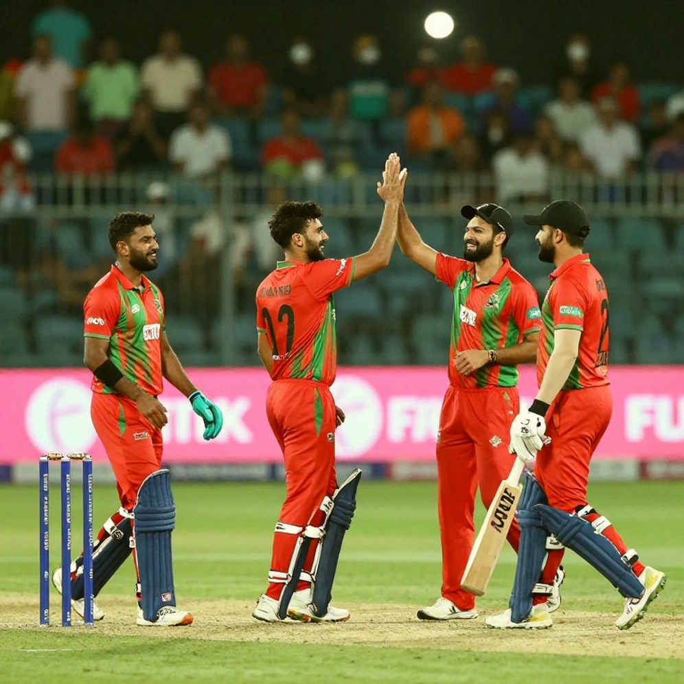 এশিয়ার টুর্নামেন্ট-চাপে বাংলাদেশের নীরব ওভার: নির্বাচন, গভীরতা আর লকার-রুমের শ্বাস