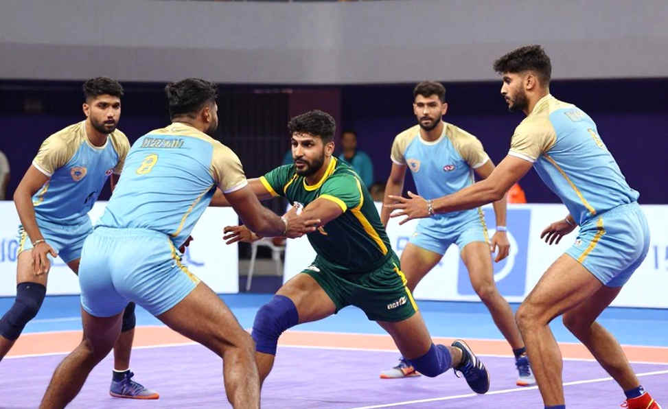 কাবাডির সোনালি ডাবল: স্কোর আছে, সূত্র নেই কাবাডির সোনালি ডাবল: স্কোর আছে, সূত্র নেই