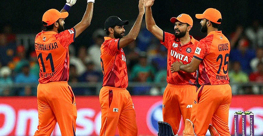 ১ বল বাকি, ৪ উইকেট: ১৮১ তাড়ার আসল হিসাব সপ্তম উইকেটে, স্কোরকার্ডের মার্জিনে নয়