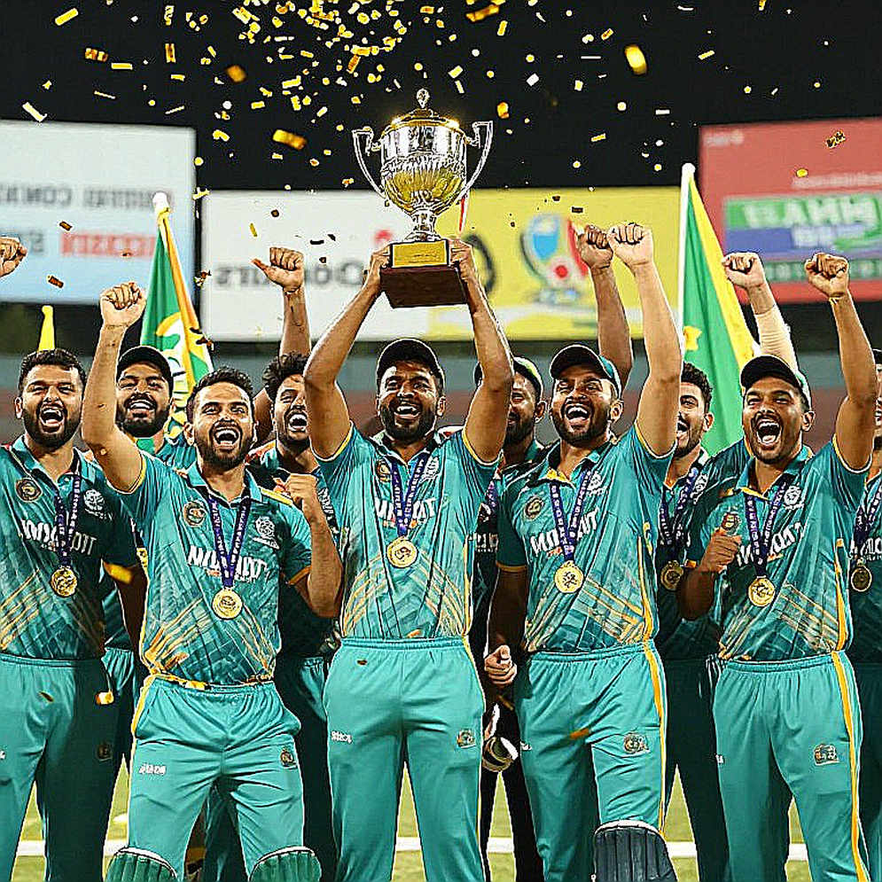 গিলের পঞ্চম মাস: দ্বিশতকের আলোয় লুকিয়ে থাকা প্রশ্নগুলো